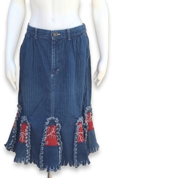 VINTAGE Upcycled Denim Skirt S Lee Jeans Red Bandana Trend Handmade Pintucked - Picture 6 of 14